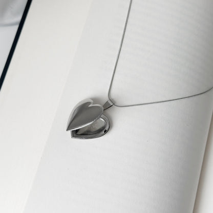 Atveriamas pakabukas „Heart“ su grandinėle