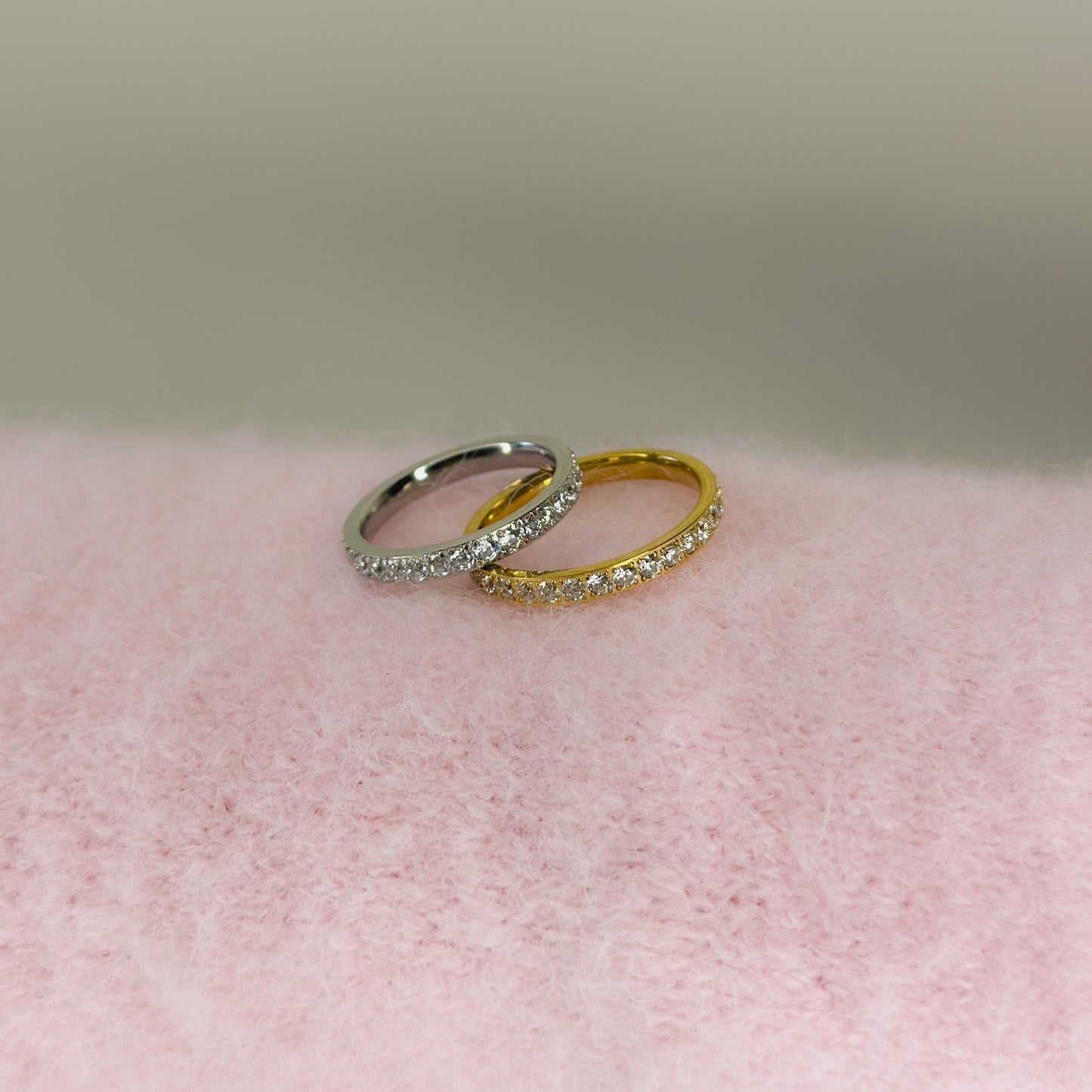 2,5mm storio žiedas su cirkoniais