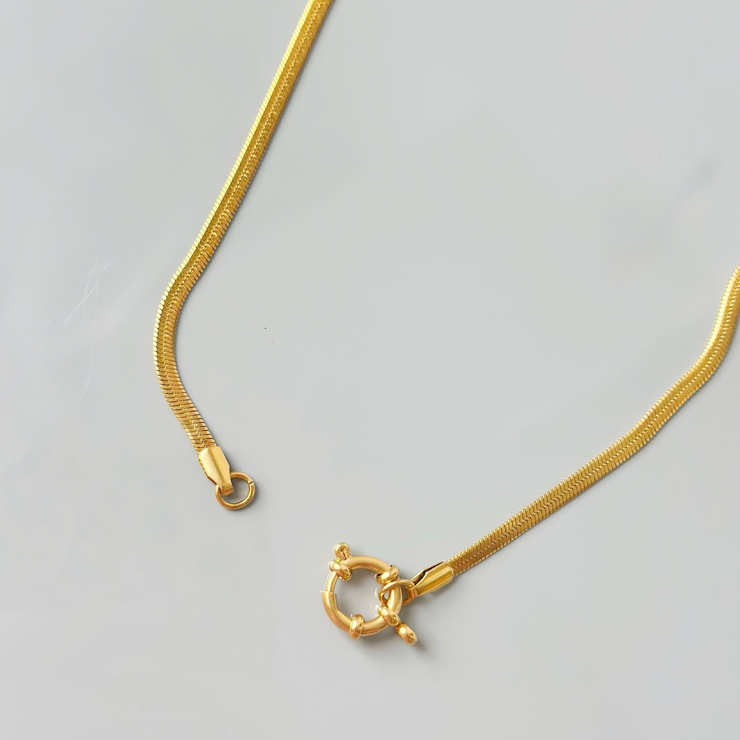 42cm auksuota grandinėlė "Flat chain"