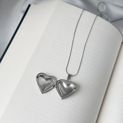 Atveriamas pakabukas „Heart“ su grandinėle