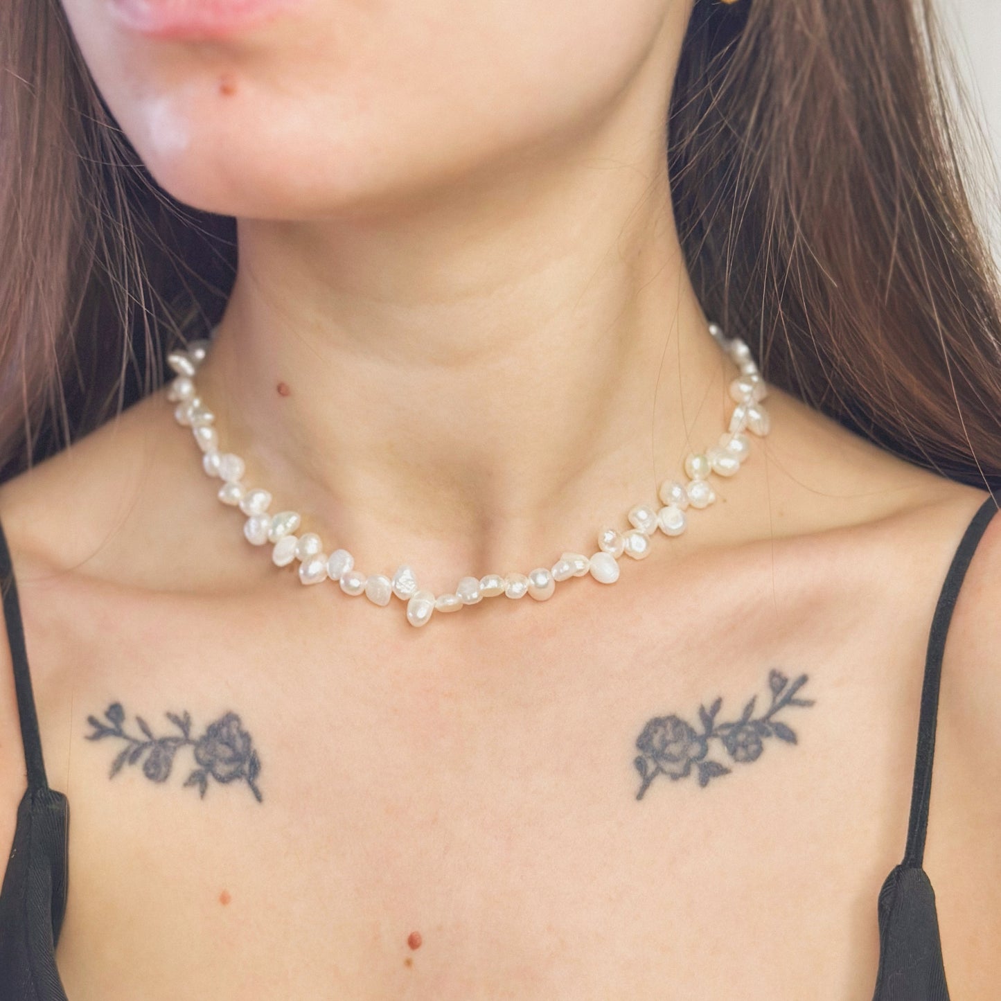 Auksuotas tikrų perlų vėrinys