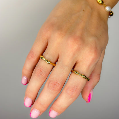 Auksuotas minimalistinio stiliaus žiedas