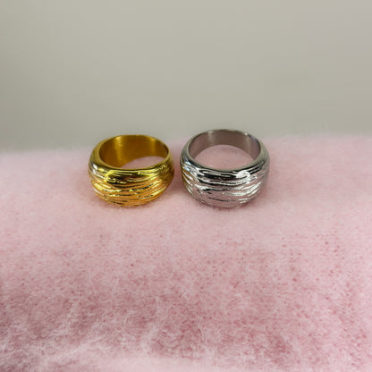 Masyvus žiedas „MOLTEN“