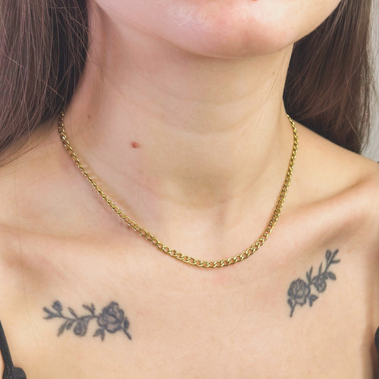 4mm pločio auksuota grandinėlė "Curb"