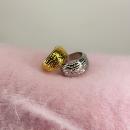 Masyvus žiedas „MOLTEN“