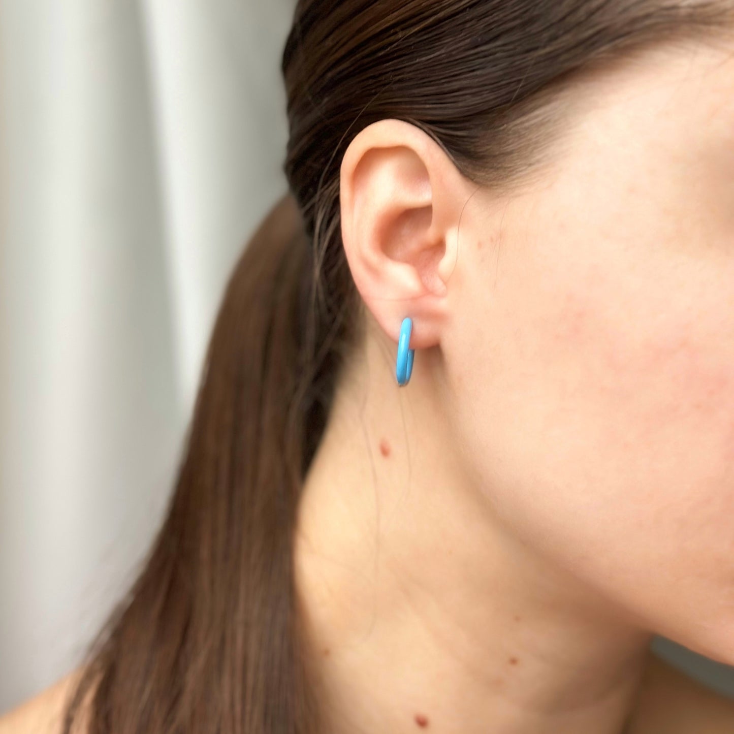 Auksuotos emaliu dengtos spalvotos rinkutės