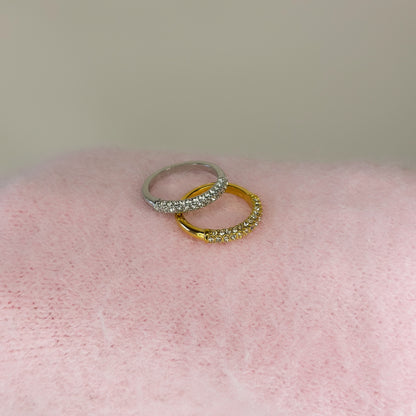 Žiedas su 3 cirkonio eilėmis