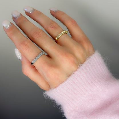 Žiedas su 3 cirkonio eilėmis