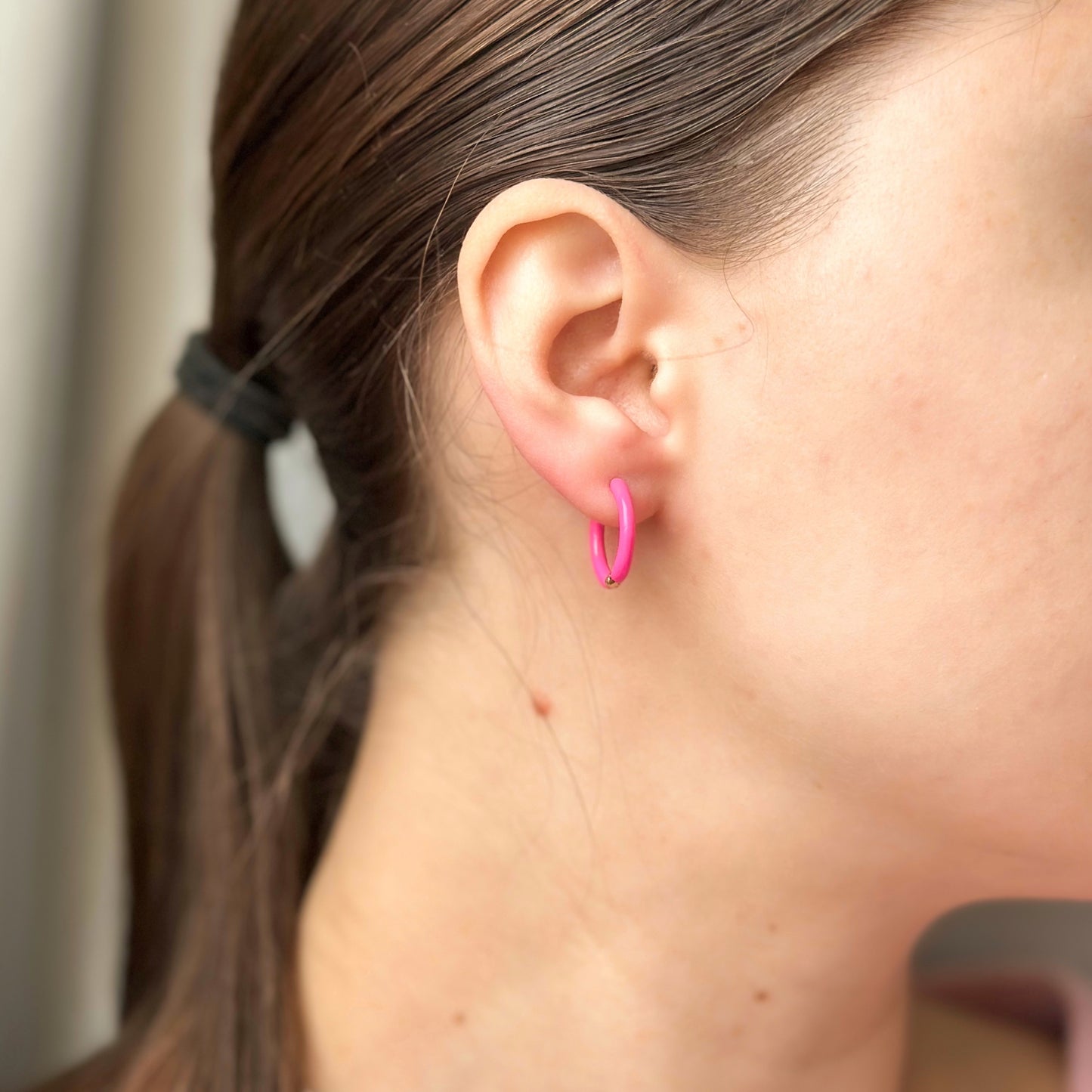 Auksuotos emaliu dengtos spalvotos rinkutės