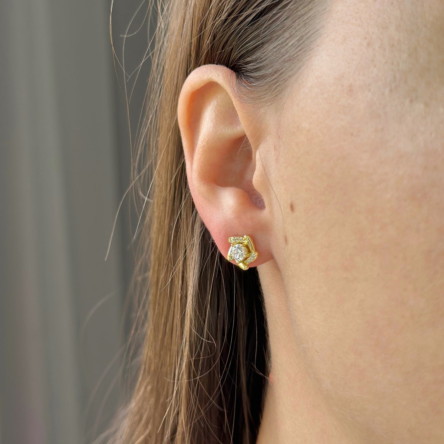 Sidabriniai vinukai su cirkoniu