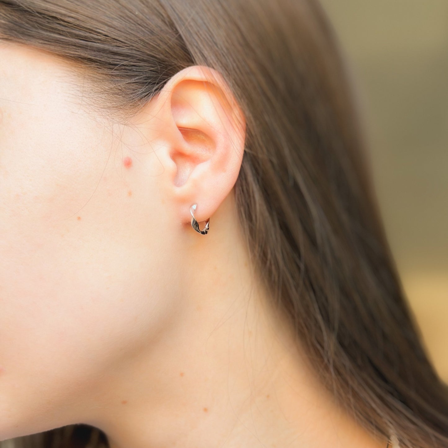 Sidabrinės rodžiuotos 1,3cm suktos rinkutės