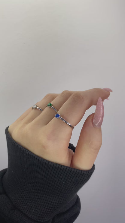 Plieninis žiedas su įvairiaspalviais cirkoniais